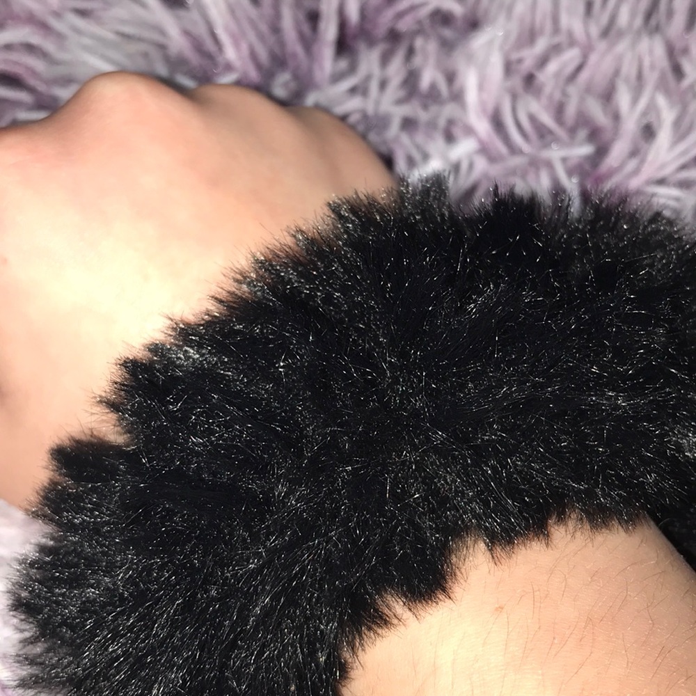 Black scrunchie